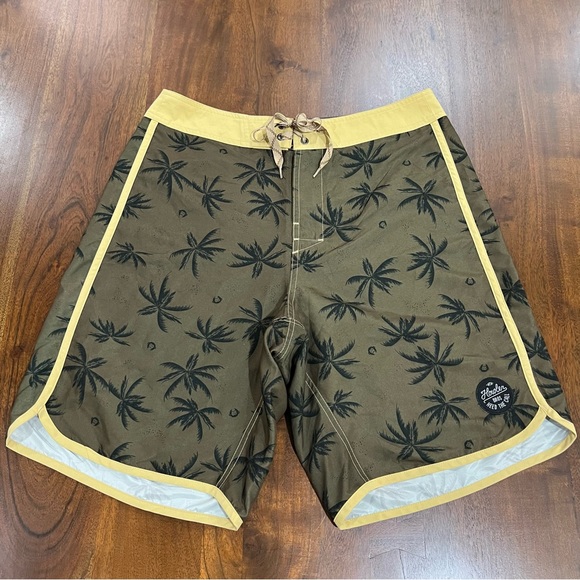Howler Brothers Other - Howler Bros Palm Print Board Shorts Size 33